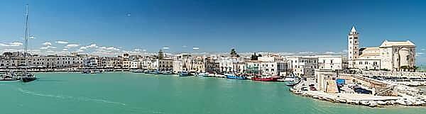 View of the old town of Trani with cathedral, Puglia, Italy [IBR124748855]