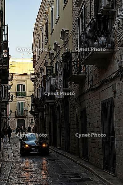 Narrow street in Trani, Puglia, Italy [IBR124748858]