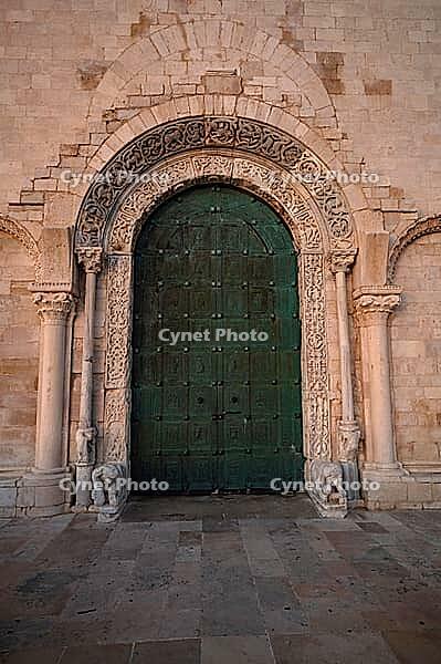 Entrance to Trani Cathedral, Puglia, Italy, relief [IBR124748880]