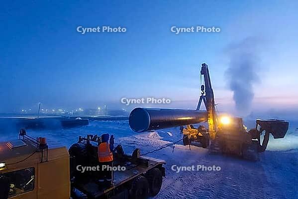 Night loading of pipeline, pipes on special trailers - disbands and bulk carriers [IBR124748919]