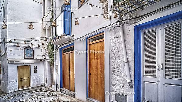 Traditional Architecture, Street Scene, Peñíscola, The Most Beautiful Villages in Spain, Costa de Azahar, Bajo Maestrazgo, Castellón, Comunidad Valenciana, Spain [IBR124794808]