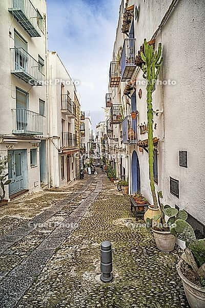 Traditional Architecture, Street Scene, Peñíscola, The Most Beautiful Villages in Spain, Costa de Azahar, Bajo Maestrazgo, Castellón, Comunidad Valenciana, Spain [IBR124794812]