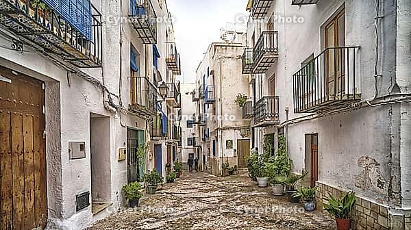 Traditional Architecture, Street Scene, Peñíscola, The Most Beautiful Villages in Spain, Costa de Azahar, Bajo Maestrazgo, Castellón, Comunidad Valenciana, Spain [IBR124794826]