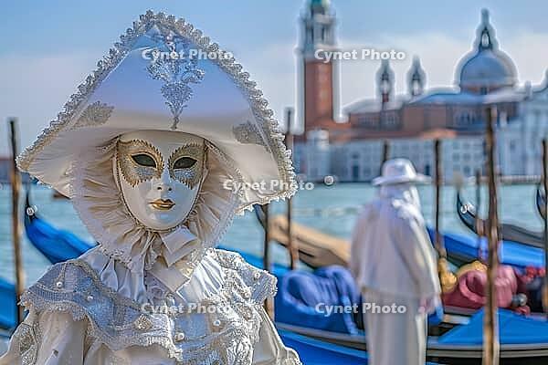 Mysteriously masked woman at carnival in Venice, Italy, Generative AI, AI generated [IBR124891365]