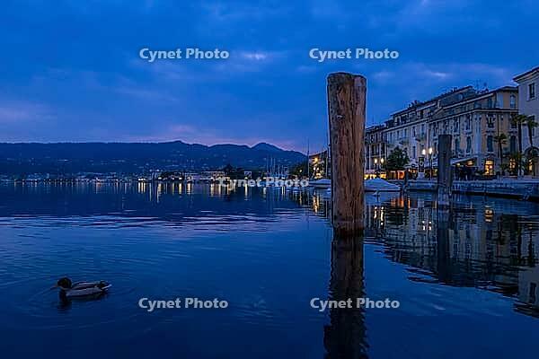 Evening on the Lungolago lakeside promenade in Salo on Lake Garda, Lago di Garda, Lombardy, Italy [IBR124898958]