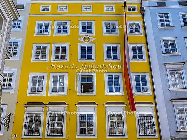 Mozart birthplace in Getreidegasse, city of Salzburg, Austria [IBR124898987]