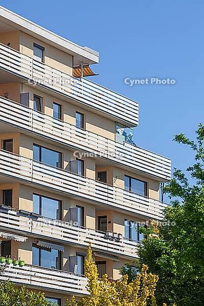 Residential building, modern residential building, multi-family house, Oldenburg in Oldenburg, Lower Saxony, Germany [IBR124899023]
