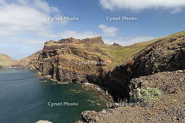 Cliff landscape by the sea, Ponta de Sao Lourenco, landscape at the eastern end of the island, Madeira Island, Portugal [IBR124899446]
