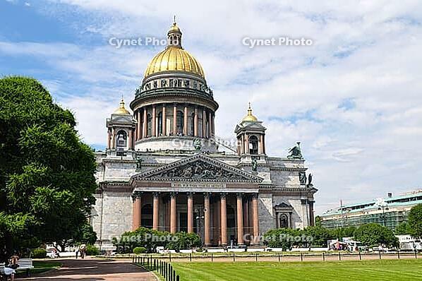 View of saint Isaac cathedral in Saint-Petersburg, Russia [IBR124906387]