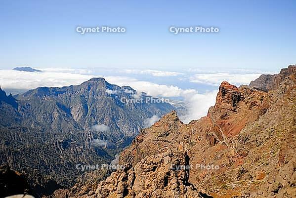 View into a mountain gorge on La Palma with a view over the clouds near Tinizara in summer 2007 [IBR124915298]