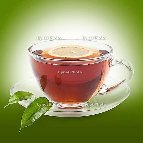 Hot black tea with lemon [IBR124991095]
