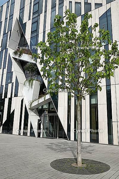 Modern building complex by architect Daniel Libeskind, Köbogen, Düsseldorf, North Rhine-Westphalia, Germany [IBR125012310]