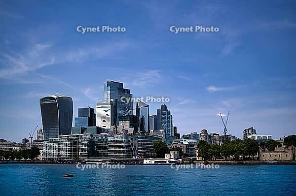 River Thames, skyline behind, financial district, financial district, financial district, financial district, skyscraper walkie talkie, The City of London, London, England, Great Britain, Great Britain [IBR125163341]