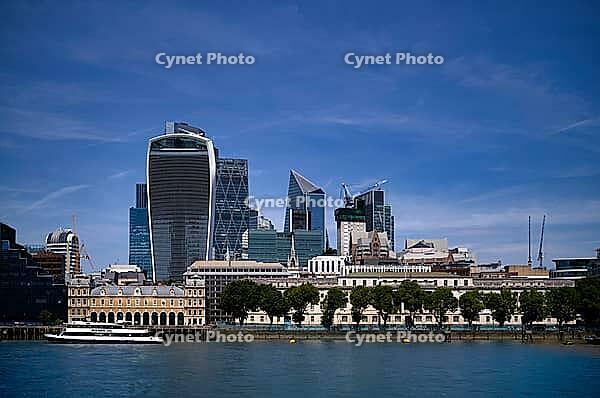 River Thames, skyline behind, financial district, financial district, financial district, financial district, skyscraper walkie talkie, The City of London, London, England, Great Britain, Great Britain [IBR125163350]