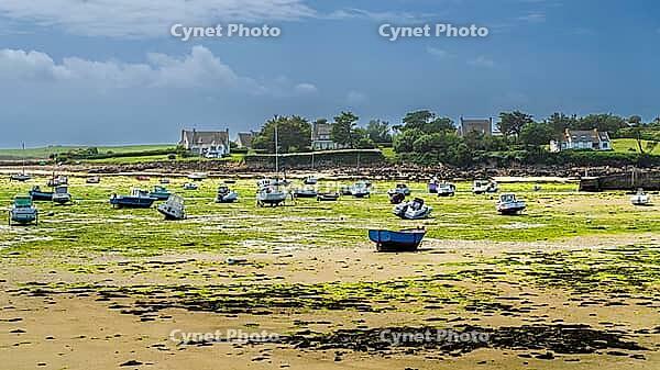 Moored boats rest in the harbour of Argenton in Finistère, Brittany, France. The sheltered waters, small fishing vessels and surrounding coastal setting reflect the traditional maritime character of this village on the rugged northwestern coast of Brittan [IBR125163376]