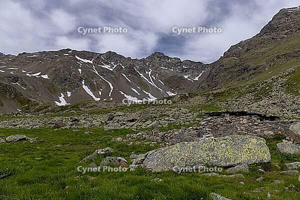 Ruined cottage at Malga Campaccio, Valdisotto, Sondrio, Italy [IBR125163379]