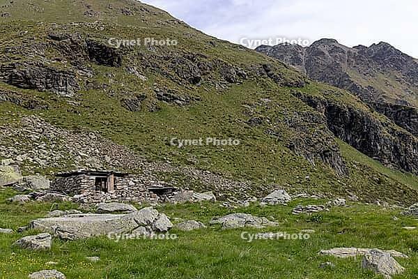 Ruined cottage at Malga Campaccio, Valdisotto, Sondrio, Italy [IBR125163392]