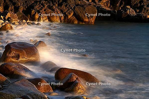 Stones, pebbles, pebbles, washed by water, waves, spray, motion effect, long exposure, evening light, Cot Valley Beach, Porth Nanven, also beach of dinosaur eggs, coast, St Just in Penwith, Cornwall, England, Great Britain, Great Britain [IBR125177963]