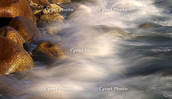 Stones, pebbles, pebbles, washed by water, waves, spray, motion effect, long exposure, evening light, Cot Valley Beach, Porth Nanven, also beach of dinosaur eggs, coast, St Just in Penwith, Cornwall, England, Great Britain, Great Britain [IBR125177967]
