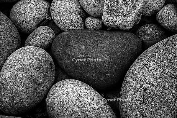 Stones, pebbles, pebbles, Cot Valley Beach, Porth Nanven, also beach of dinosaur eggs, coast, black and white, St Just in Penwith, Cornwall, England, Great Britain, Great Britain [IBR125177982]
