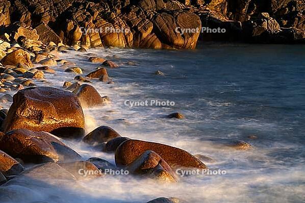Stones, pebbles, pebbles, washed by water, waves, spray, motion effect, long exposure, evening light, Cot Valley Beach, Porth Nanven, also beach of dinosaur eggs, coast, St Just in Penwith, Cornwall, England, Great Britain, Great Britain [IBR125177985]