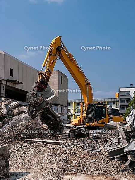 Excavator with scissors [IBR125180342]