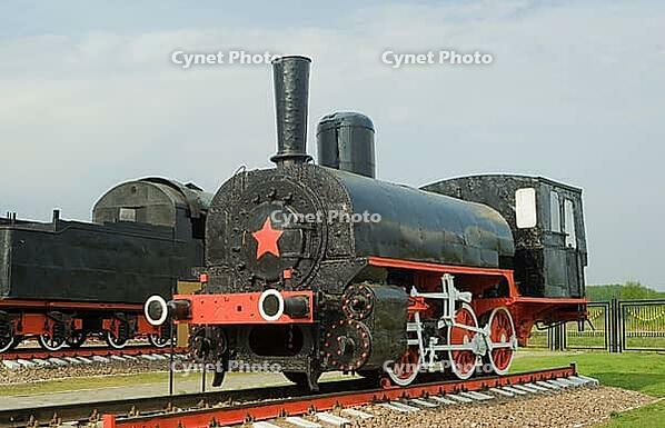 Soviet Soft sign series pony steam engine, 3/4 view [IBR125188178]