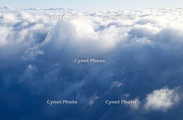 Above the clouds [IBR125188241]
