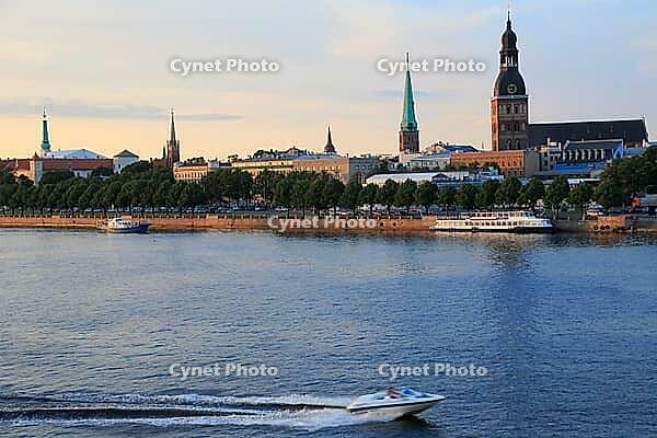 Old town with banks of the Daugava, castle, St. James Cathedral, St. Mary's Cathedral, Riga, Latvia [IBR125203155]