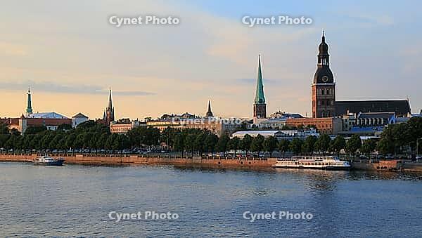Old town with banks of the Daugava, castle, St. James Cathedral, St. Mary's Cathedral, Riga, Latvia [IBR125203166]