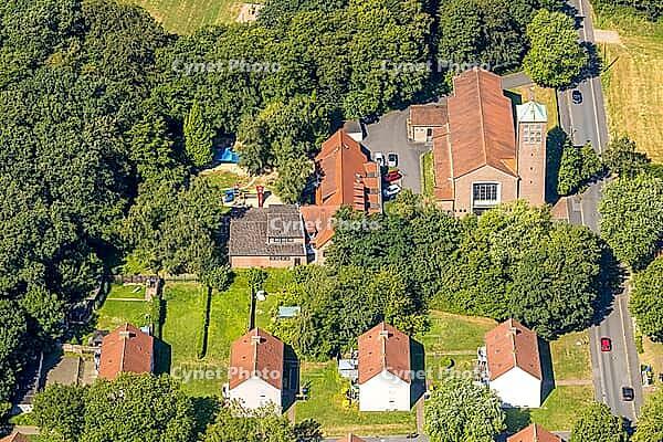 Aerial view, St. Barbara church, Am Römerberg, tenement settlement, Oberaden, Bergkamen, Ruhr region, North Rhine-Westphalia, Germany, birds-eyes view, aerial photography, aerial photography, overview, overview, bird's-eye view, infrastructure, town view, [IBR113322290]