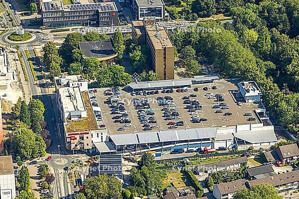 Aerial view, Bergkamen Town Hall, former market hall, Erdemli Superstore GmbH & Co. KG, parking garage, Town Hall Square, Rathausplatz, Weddinghofen, Bergkamen, Ruhr area, North Rhine-Westphalia, Germany, birds-eyes view, aerial photography, aerial photog [IBR113322291]