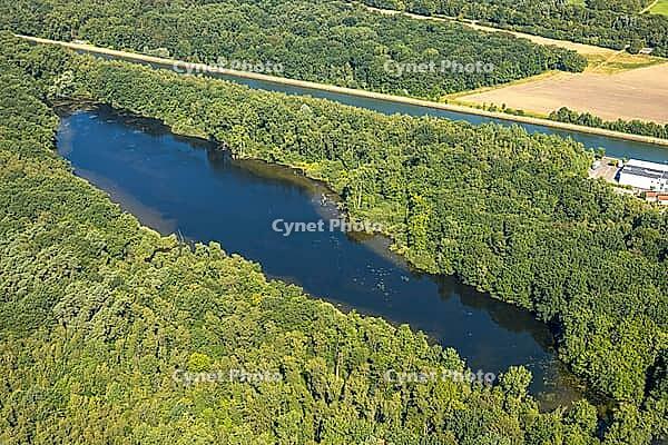Aerial view, Beversee in forest area, management, mountain subsidence, Rünthe, Bergkamen, Ruhr region, North Rhine-Westphalia, Germany, birds-eyes view, aerial photography, aerial photography, overview, bird's eye view, infrastructure, town view, aerial [IBR113322297]