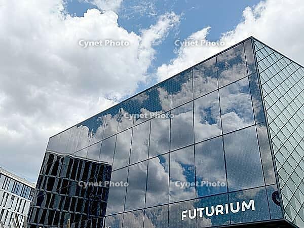 The Futurium Berlin (House of Futures) opened in 20219. It explores the question of how we, as humans, want to live in the future. An ideas laboratory and museum. The Berlin-based architectural duo Richter Musikowski (Christoph Richter and Jan Musikowski) [IBR113322303]