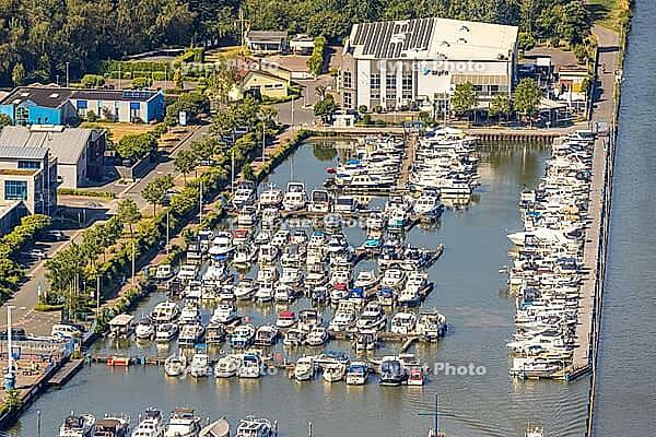 Aerial view, Marina Rünthe marina on the Datteln-Hamm Canal, boats, charter boats, harbor, inland port, Rünthe, Bergkamen, Ruhr region, North Rhine-Westphalia, Germany, birds-eyes view, aerial photography, aerial photography, overview, bird's eye view, in [IBR113322328]