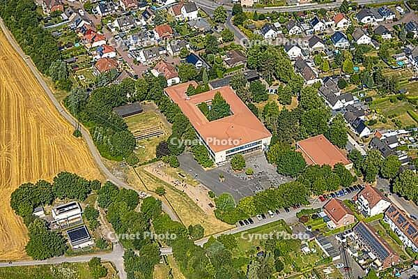 Aerial view, Oberaden secondary school, Pantenweg sports hall, Oberaden, Bergkamen, Ruhr region, North Rhine-Westphalia, Germany, birds-eyes view, aerial photography, aerial photography, overview, bird's eye view, infrastructure, town view, aerial [IBR113322332]