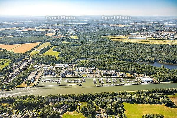 Aerial view, Marina Rünthe marina on the Datteln-Hamm Canal, boats, charter boats, harbor, inland port, Rünthe, Bergkamen, Ruhr region, North Rhine-Westphalia, Germany, birds-eyes view, aerial photography, aerial photography, overview, bird's eye view, in [IBR113322337]