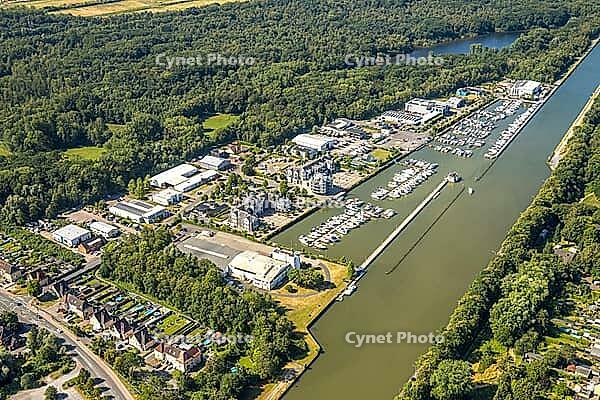 Aerial view, Marina Rünthe marina on the Datteln-Hamm Canal, boats, charter boats, harbor, inland port, Rünthe, Bergkamen, Ruhr region, North Rhine-Westphalia, Germany, birds-eyes view, aerial photography, aerial photography, overview, bird's eye view, in [IBR113322346]