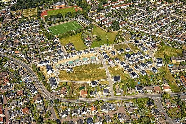 Aerial view, Römerberg sports hall, Sus Oberaden soccer field, stadium, Minna-Sattler-Straße development area, Oberaden, Bergkamen, Ruhr region, North Rhine-Westphalia, Germany, birds-eyes view, aerial photography, aerial photography, overview, bird's eye [IBR113322366]