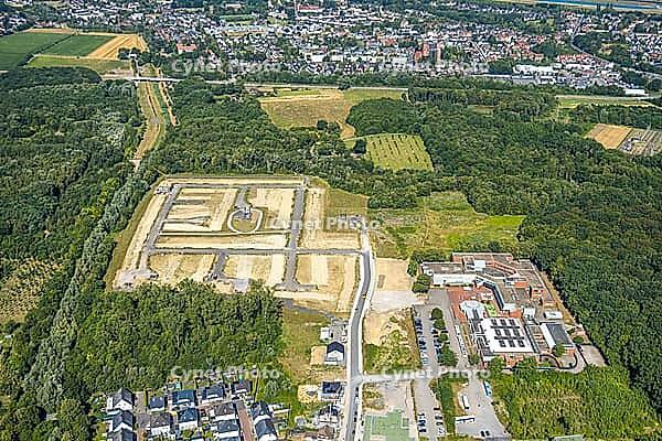 Aerial view, RAG Montan Immobilien, UKBS timber construction residential project, on the site of the former Grimberg 3/4 mine in Bergkamen-Weddinghofen, the sustainable forest settlement with around 120 plots of land) for single-family, double and row hou [IBR113322367]