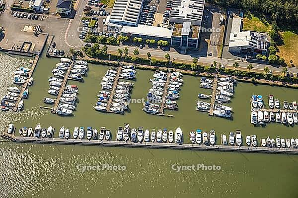 Aerial view, Marina Rünthe marina on the Datteln-Hamm Canal, boats, charter boats, harbor, inland port, Rünthe, Bergkamen, Ruhr region, North Rhine-Westphalia, Germany, birds-eyes view, aerial photography, aerial photography, overview, bird's eye view, in [IBR113322369]