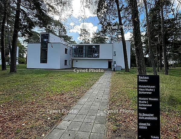 House Muche and Schlemmer The Masters' Houses are the former residential buildings of today famous Bauhaus artists, including Walter Gropius, Wassily Kandinsky and Paul Klee. Bauhaus, architecture, UNESCO World Heritage Site. They are regarded as prime ex [IBR113322381]