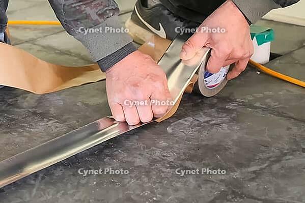 Laying of insulation elements and guides for the underfloor heating system [IBR125242396]