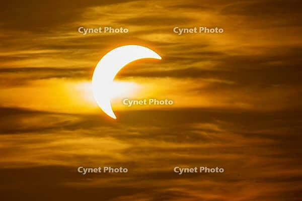 Partial solar eclipse 11/12/2026, Moosach, Munich, Bavaria Germany [IBR125242402]