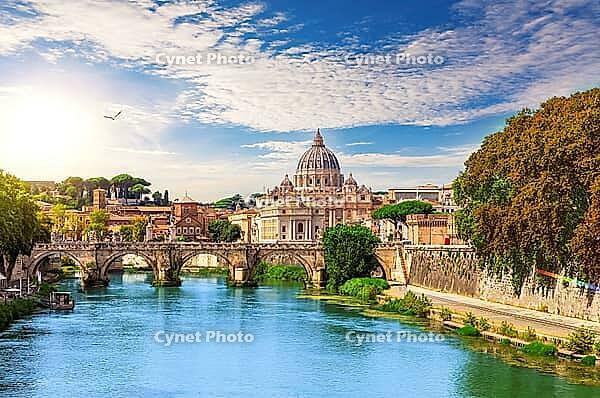 St Peter's Cathedral behind the Aelian Bridge, Rome, Italy [IBR125261639]