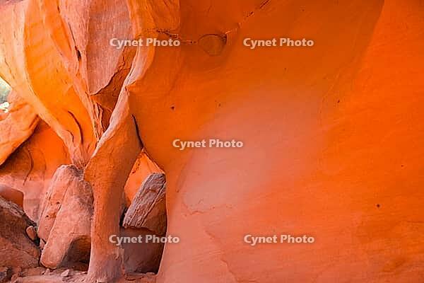 Red rock sandstone in the lake mead national recreation area, Nevada, USA [IBR125280364]