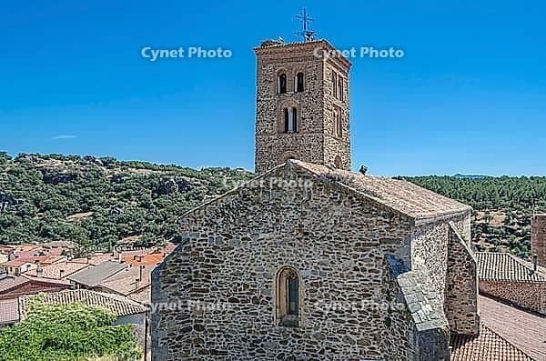 Aerial view of the Church of Santa María del Castillo in Buitrago del Lozoya, Community of Madrid, Spain, completed in 1321, in Gothic-Mudejar style, with a stork nest on the roof [IBR125280382]