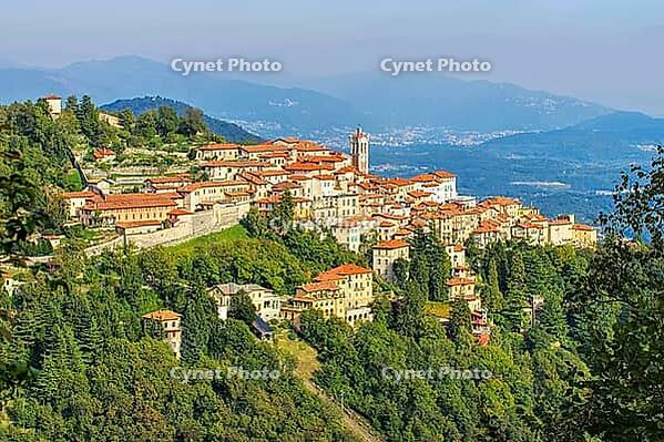 Sacro Monte di Varese - the village Sacro Monte di Varese in Italy [IBR125304614]