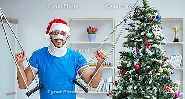 The injured man celebrates Christmas at home [IBR125304630]