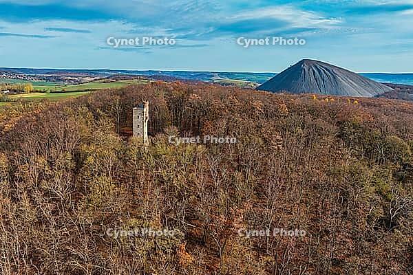 A view of the Moltkewarte, a lookout tower near Sangerhausen, in autumn [IBR125324079]